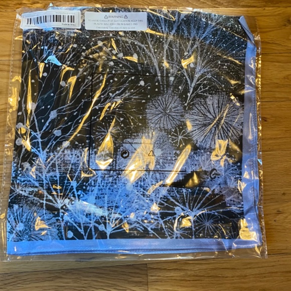 Silk scarf - Picture 3 of 15